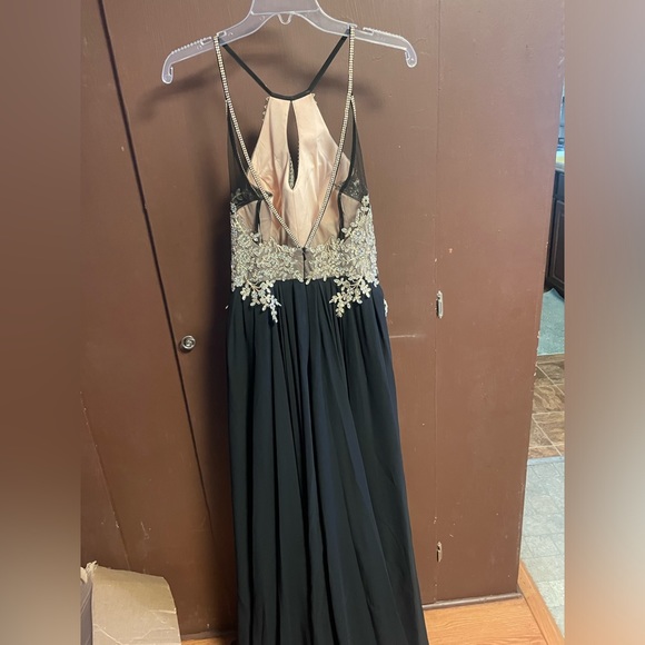 long prom dress - Picture 2 of 4
